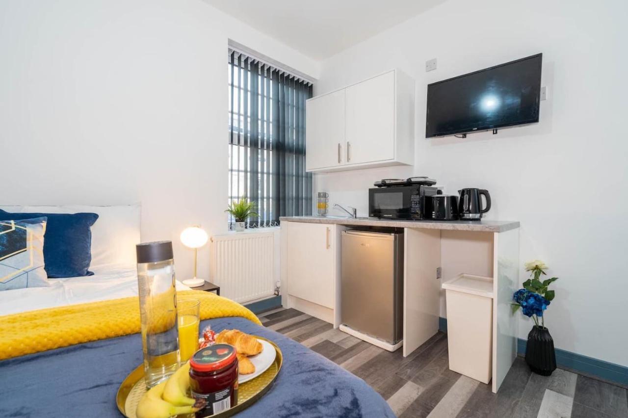 شقة برمنغهام  في Autumn Oasis - Chic Studio In West Midlands المظهر الخارجي الصورة