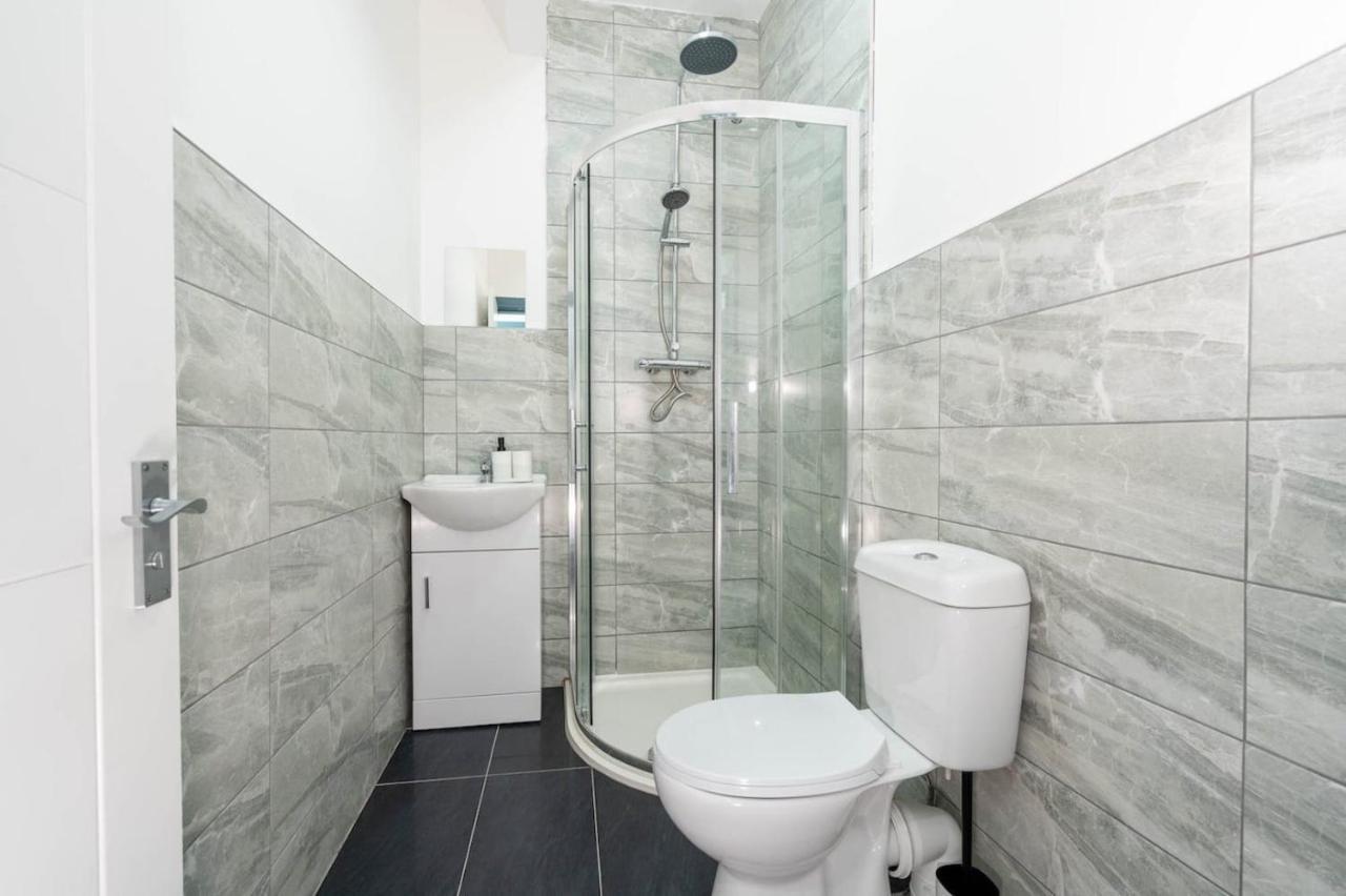 شقة برمنغهام  في Autumn Oasis - Chic Studio In West Midlands المظهر الخارجي الصورة